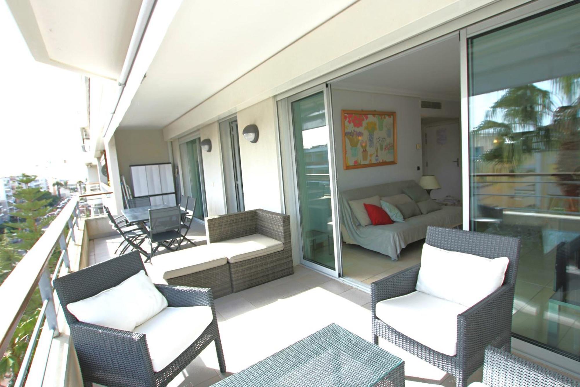 Fully Equipped Apartment With Large Terrace Lounge Area 戛纳 外观 照片