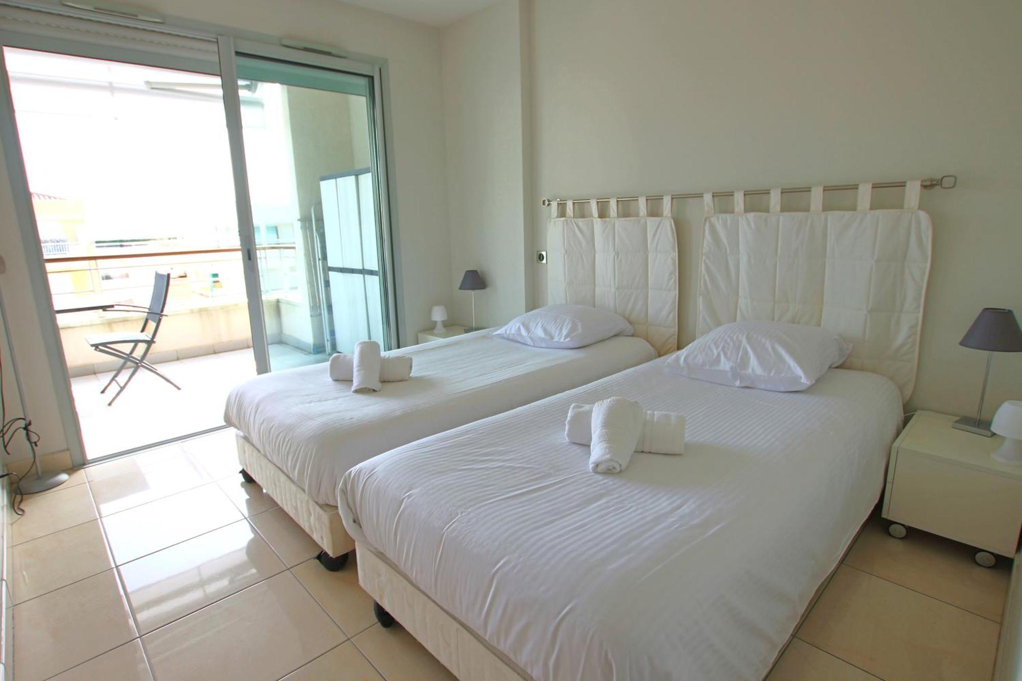 Fully Equipped Apartment With Large Terrace Lounge Area 戛纳 外观 照片